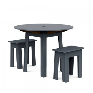 Mesa Fresh Air redonda de Loll Designs. Productos hechos con material reciclado.