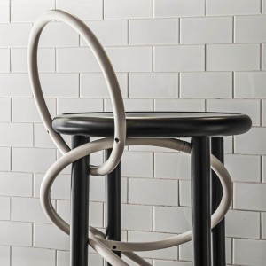 Taburete alto Cirque Two Tone de GTV Thonet Vienna. Taburetes de diseño.