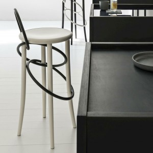Taburete alto Cirque Two Tone de GTV Thonet Vienna. Taburetes de diseño.