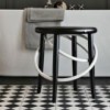 Taburete bajo Cirque two tone de GTV Thonet Vienna. Sillas, taburetes y sillones.