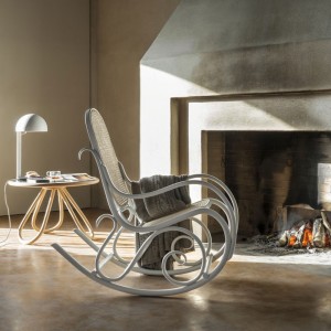 Mesa Auxiliar Arch Madera de GTV Thonet Vienna. Mesitas para salón de diseño.