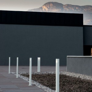Nuda 100 Outdoor Artemide. Tienda online lámparas modernas de piso para jardin.