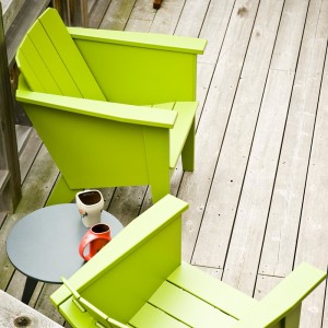 Silla Deck de Loll Designs. Productos hechos con material reciclado.