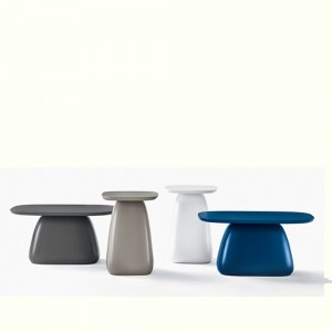 Mesa cliff de Novamobili. Compuesta de espuma de poliuretano. Execelente diseño.