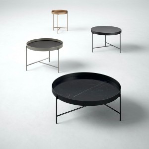 Mesa globe de Novamobili. Compuesta de espuma de poliuretano. Execelente diseño.