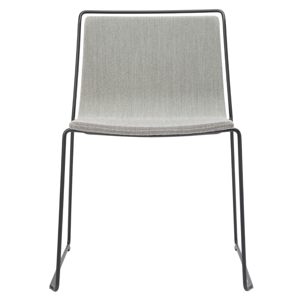 Silla tapizada Alo de Ondarreta. Sillas de diseño. Silla tapizada para interior.