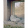 Pouf estilo saco cómodo Sitt para dormitorio de Softline. Poufs de diseño.