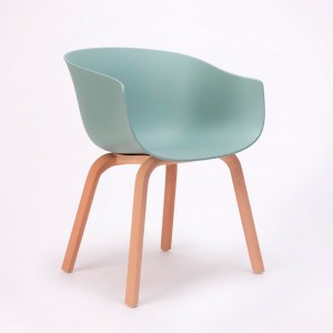 Silla Bai madera polipropileno de Ondarreta. Sillas de diseño. Silla de madera.