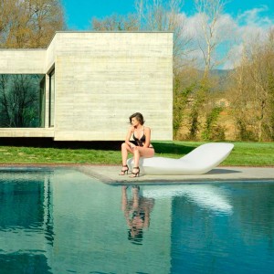 Tumbona Pillow de Diseño Lacada o Mate con Doble Pared | Vondom