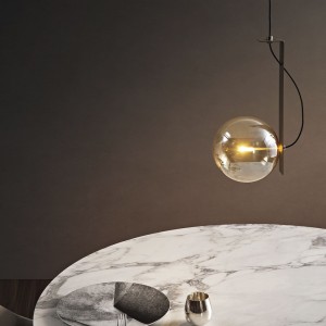 Lámpara Bon ton de Bonaldo. Diseños italianos de iluminación interior.