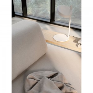 Sofá cama de diseño Wood de Softline. Sofá cama para dormitorio o salón.