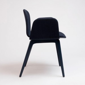 Sillón Bob XL madera tapizada de Ondarreta. Sillas modernas. Silla de diseño.