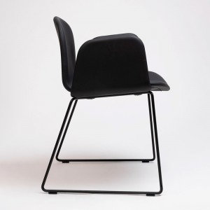 Sillón Bob XL trineo de Ondarreta. Sillas modernas.