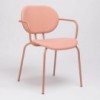 Sillón Hari tapizado de Ondarreta. Sillas de diseño. Silla con brazos de interior.