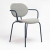Sillón Hari tapizado de Ondarreta. Sillas de diseño. Silla con brazos de interior.