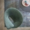 Sillón Lock de Bonaldo. Sillón moderno tapizado. Diseños para interiores.