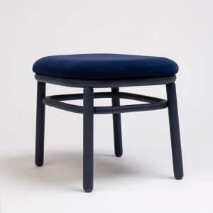 Pouf Lana madera de Ondarreta. Poufs de diseño.