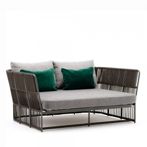 Daybed Tibidabo de Varaschin. Muebles de exterior de diseño contemporáneo.