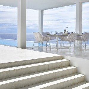Sillón loungue Summer set Varaschin. Excelente diseño para espacios exteriores.