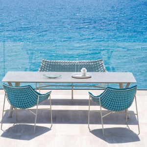 Sillón loungue Summer set Varaschin. Excelente diseño para espacios exteriores.