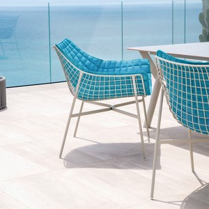 Sillón loungue Summer set Varaschin. Excelente diseño para espacios exteriores.