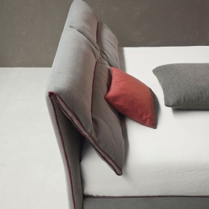 Cama Doble Campo de Bonaldo. Mobiliario de diseño para el dormitorio.