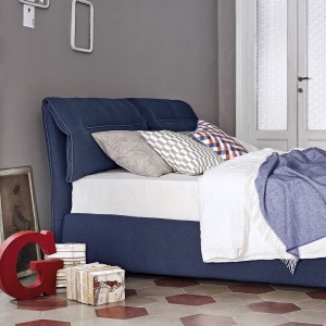 Cama Doble Campo de Bonaldo. Mobiliario de diseño para el dormitorio.