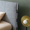 Cama Cuff de Bonaldo. Mobiliario de diseño italiano para dormitorios.