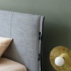 Cama Cuff de Bonaldo. Mobiliario de diseño italiano para dormitorios.
