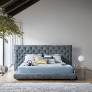 Cama Full Moon de Bonaldo. Mobiliario de diseño italiano para camas.