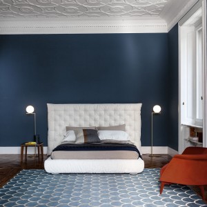 Cama Full Moon Alto de Bonaldo. Mobiliario de diseño para dormitorios.