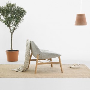 Butaca Dunas XL madera Inclass. Diseño elegante tapizado ideal para salón.