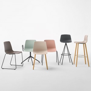 Taburete Varya giratorio Inclass. Taburete de diseño moderno y original para interiores.