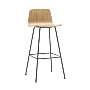 Taburete Varya Wood acero. Taburetes de diseño ideal para ambientes interiores.
