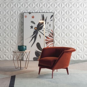 Sillón Lovy con diseño envolvente Bonaldo. Piezas modernas de sillones.