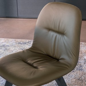 Silla Chantal Madera de Bontempi. Sillas contemporáneas de diseño italiano.