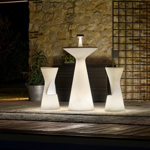 Mesa alta exteriores con luz . Colección Fade de Plust Collection.