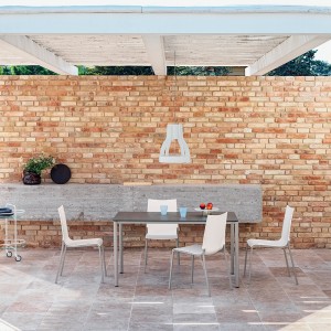 Mesa Moon Outdoor de Bontempi. Catálogo de mesas de diseño italiano para exterior.