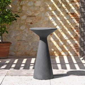 Mesa alta exteriores Fade de Plust Collection. Mobiliario original.