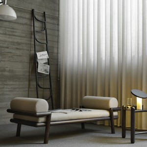 Escultura decorativa Ladder de GTV Thonet Vienna. Escalera perchero de diseño.