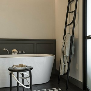 Escultura decorativa Ladder de GTV Thonet Vienna. Escalera perchero de diseño.