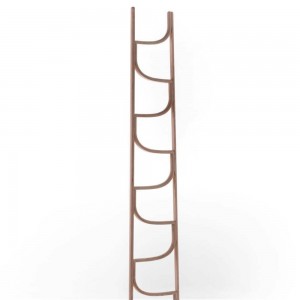 Escultura decorativa Ladder de GTV Thonet Vienna. Escalera perchero de diseño.
