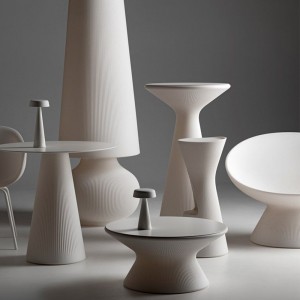 Mesa dining exteriores Colección Fade de Plust Collection. Mobiliario original.