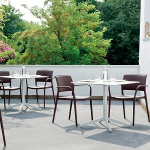 Sillón Ara 315 de Pedrali. Sillas de diseño. Silla moderna de exterior.