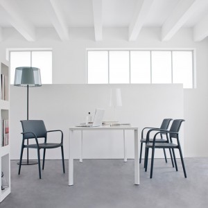 Sillón Ara 315 de Pedrali. Sillas de diseño. Silla moderna de exterior.