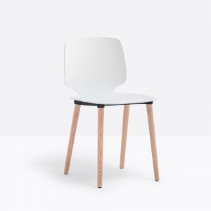 Silla Babila 2750 de Pedrali. Sillas de diseño. Sillas para comedor o contract.