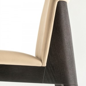 Silla Allure 735 de Pedrali. Sillas de diseño. Sillas modernas tapizadas.