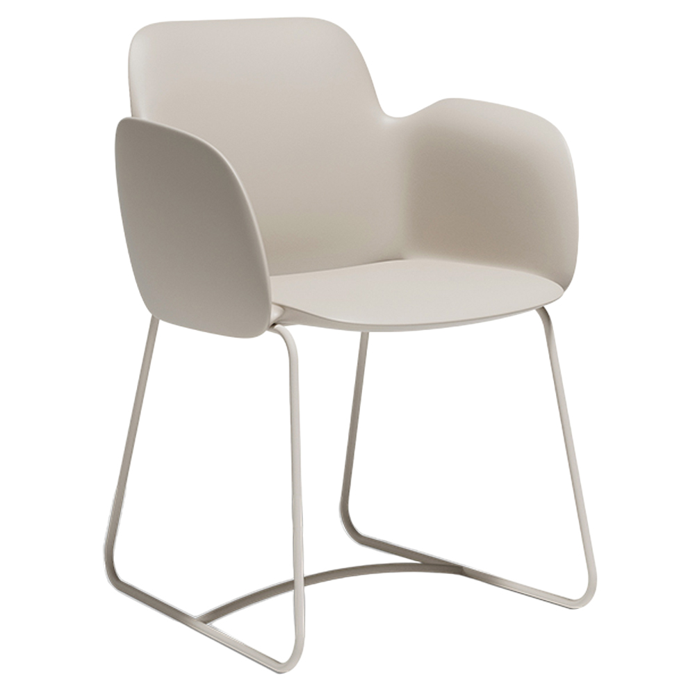 Sillón Pezzettina Fabricada en Resina con Acabado Mate | Vondom