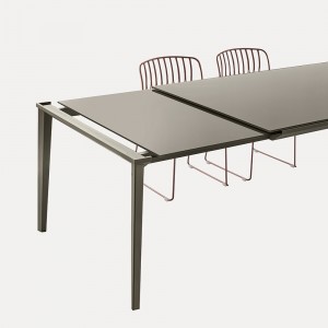 Mesa Echo Extensible In Melamina o Unicolor de Bontempi. Muebles de diseño italiano.