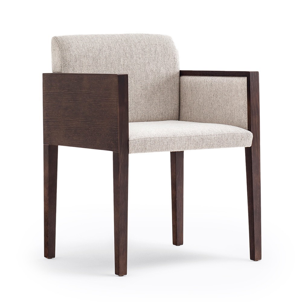 Sillón Box 742 de Pedrali. Sillones de diseño. Sillones moderno tapizados.
